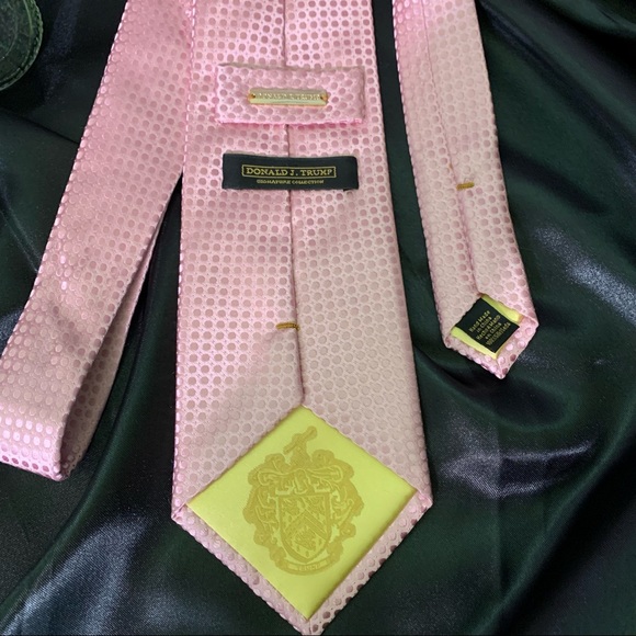 Donald J Trump Tie Pink One Size - Picture 2 of 5
